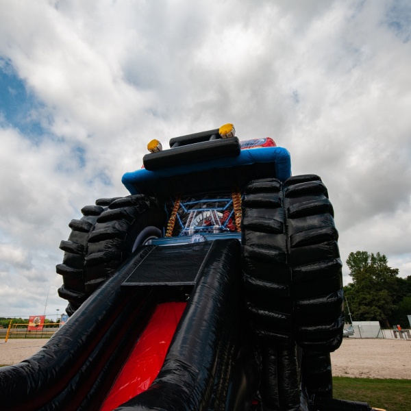 Dmuchaniec Monster Truck - zjeżdżalnia