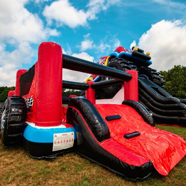 Dmuchaniec Monster Truck - skakaniec i suchy basen